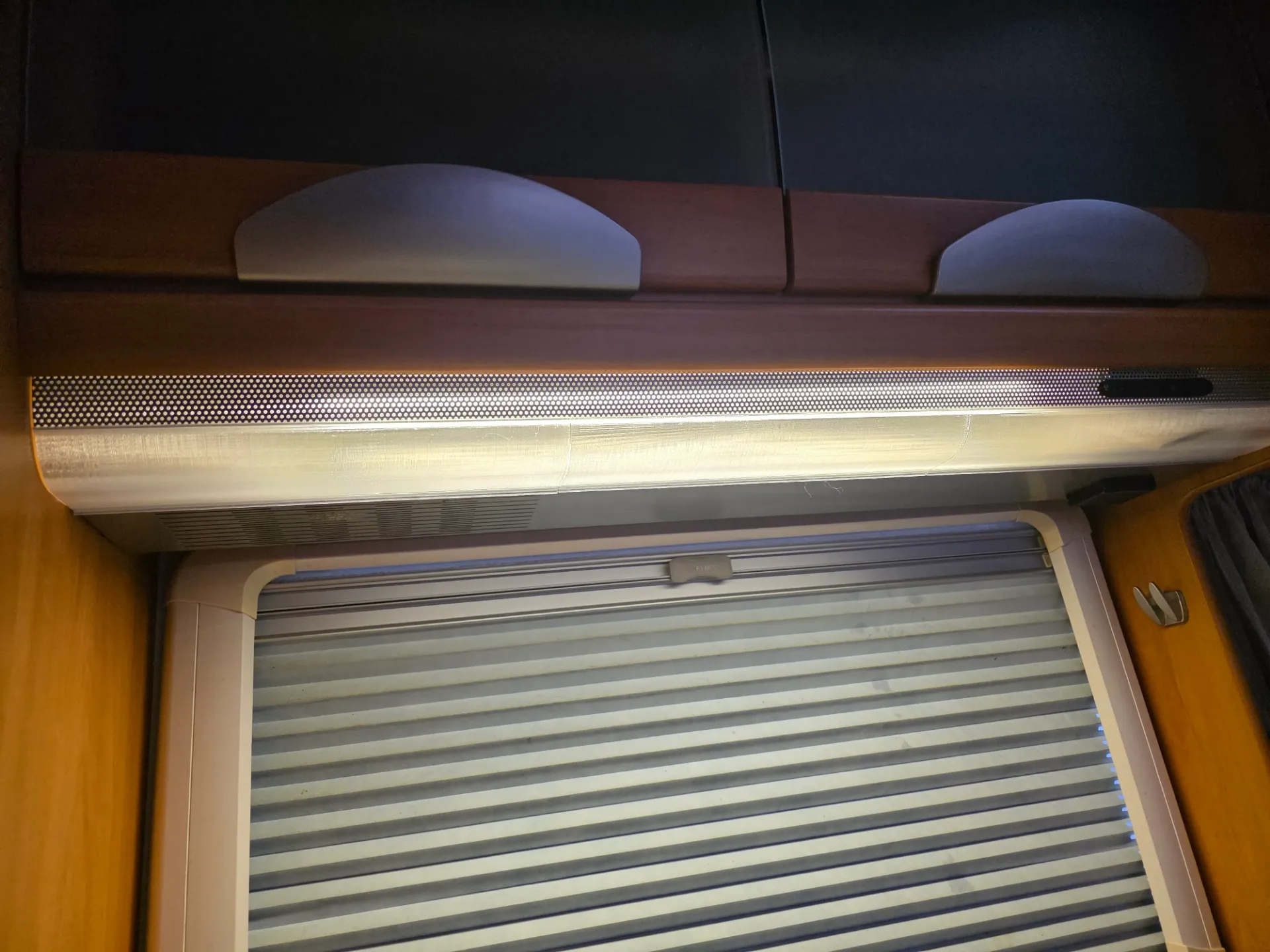 Lichtkap keuken voor Hymer camper – vervangingskap – diverse lengtes | Camperfix